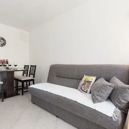 Marija 218 Apartament Risika